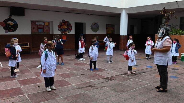 Los colegios del Gran Buenos Aires pueden desde hoy extender el horario de las clases presenciales