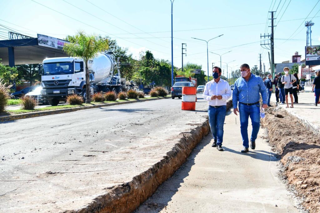 El intendente de Escobar, Ariel Sujarchuk, supervisó el avance de las obras en la ruta provincial 25.