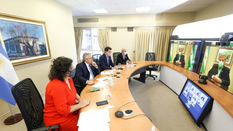 Vizzotti, Fernández, De Pedro y Vitobello, durante la reunión sobre las nuevas medidas contra el Covid-19 que comenzarán este sábado en el AMBA.