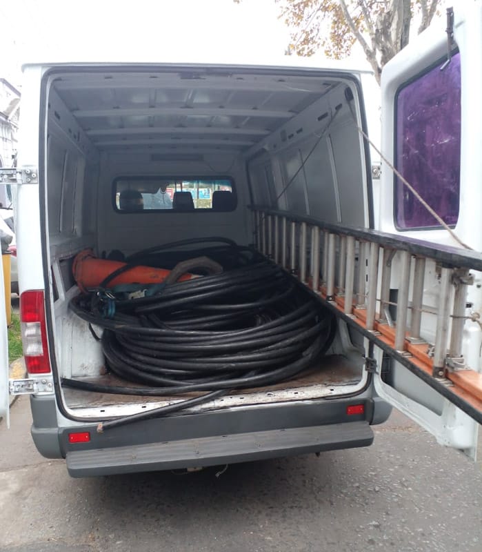 Cae banda de roba cables de fibra óptica que actuaba con custodia policial en Lanús.