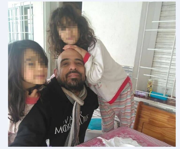El vecino de Boulogne junto a Camila y Lucía, sus hijas mellizas de 7 años.