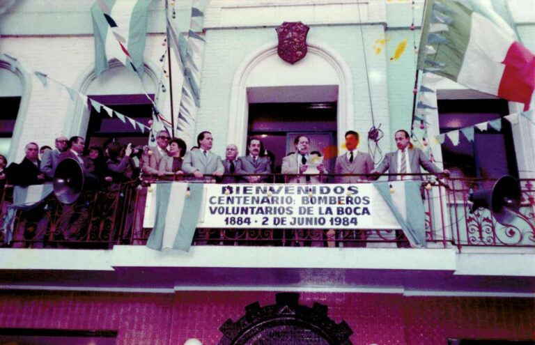 El ex presidente de la Nación, Raúl Alfonsín, durante el acto por los 100 años realizado en La Boca.