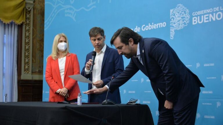 Ya es oficial: el momento en el que Nicolás Kreplak juró como nuevo ministro de Salud.