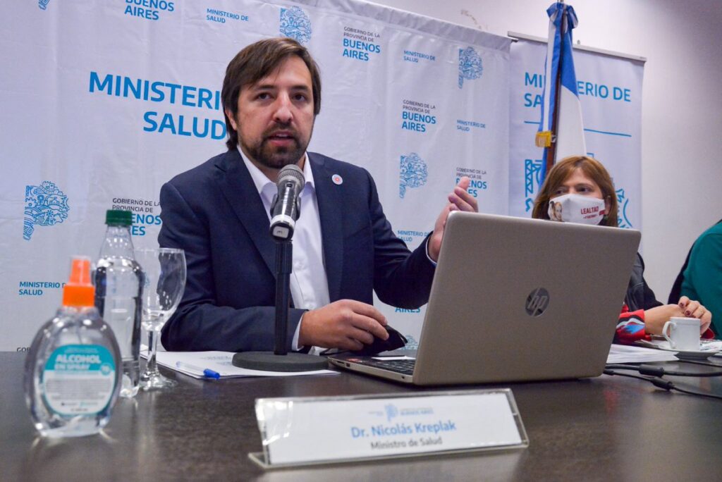 Nicolás Kreplakn aseguró que la combinación de vacunas "es igual de eficaz".