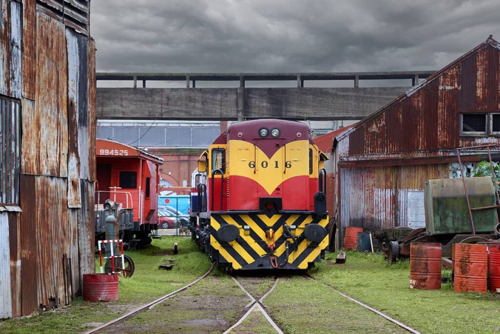 File:Placa de los Talleres del Ferrocarril Nacional General Roca - Remedios  de Escalada, Buenos Aires.jpg - Wikimedia Commons