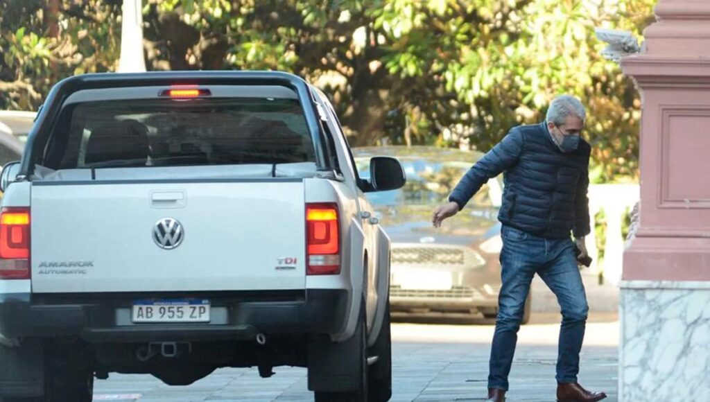 Aníbal Fernández y su Volkswagen Amarok