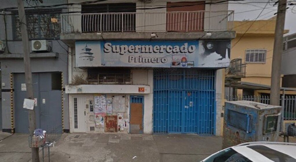 El supermercado chino asaltado por Gamarra junto a un cómplice.