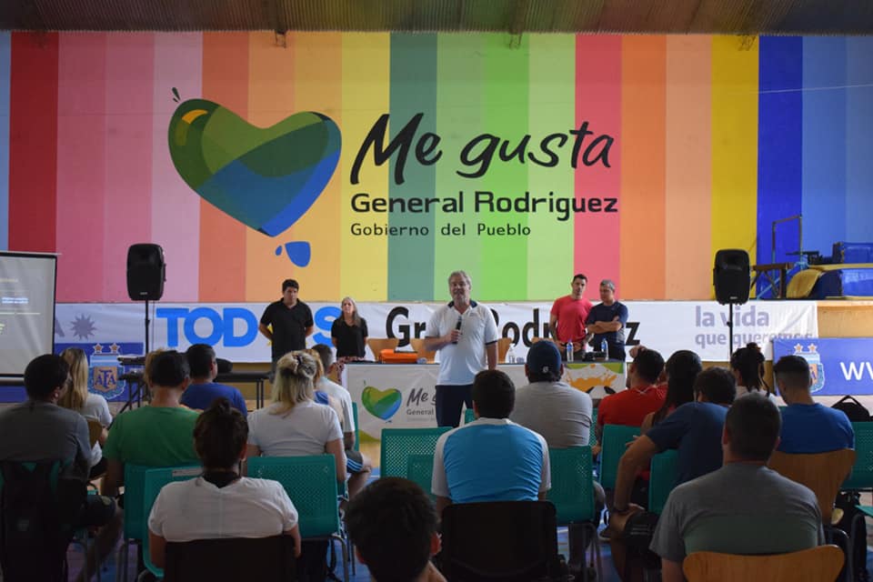 Los comentarios sexistas de un entrenador del ENARD en una charla a adolescentes en General Rodríguez.