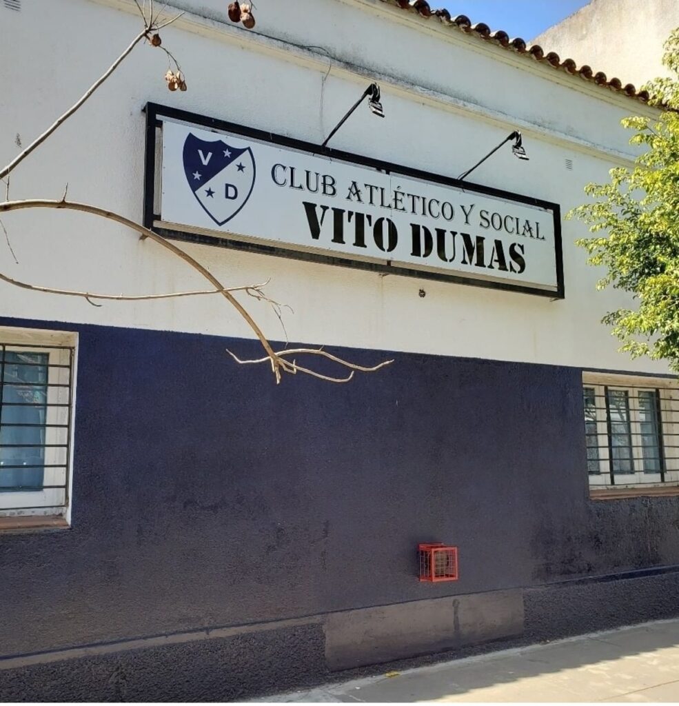 La leyenda de Vito Dumas, el Navegante Solitario al que cuatro calles del Conurbano rescatan del olvido