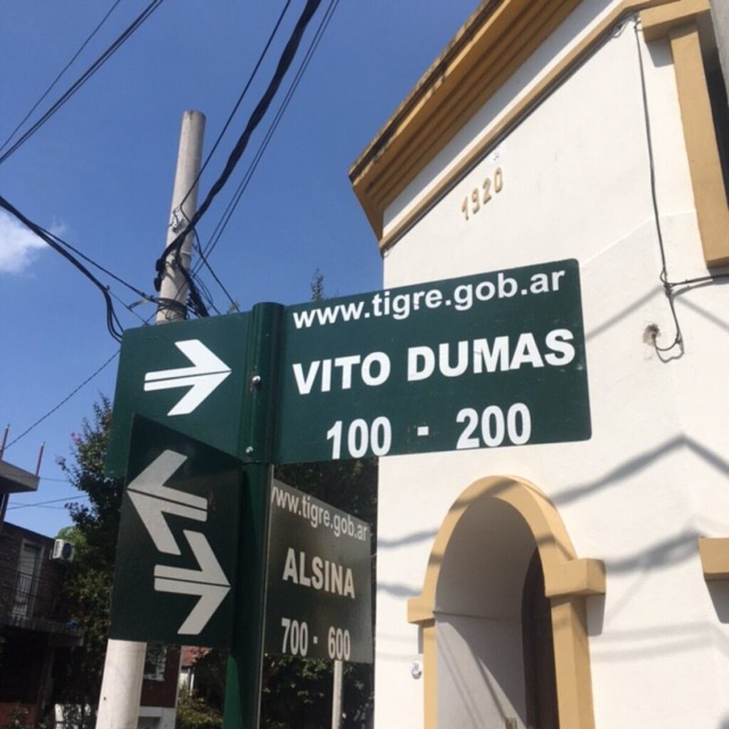 La leyenda de Vito Dumas, el Navegante Solitario al que cuatro calles del Conurbano rescatan del olvido