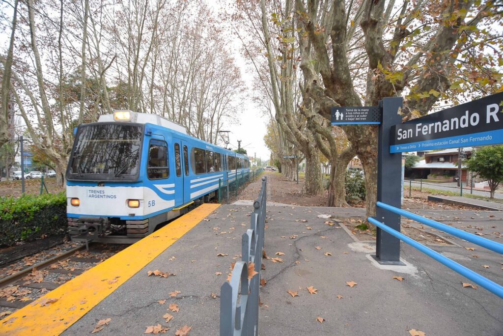 El Tren de la Costa incorpora 14 nuevos servicios y acorta sus frecuencias los fines de semana
