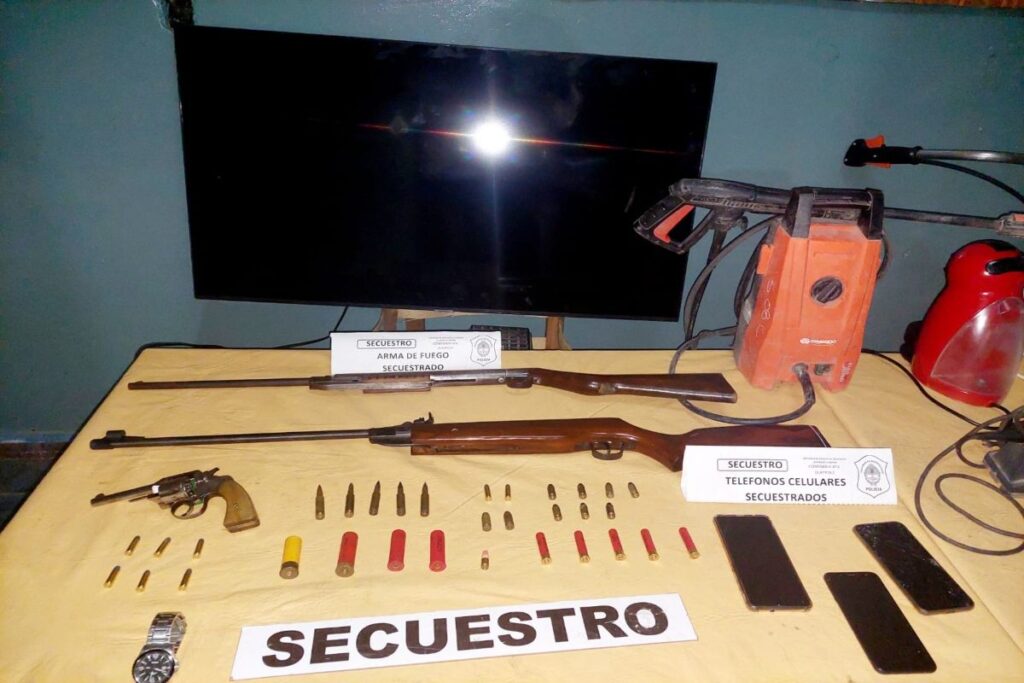 Policías de la Ciudad acusados de robar una casa de Almirante Brown y vender los productos por Facebook.