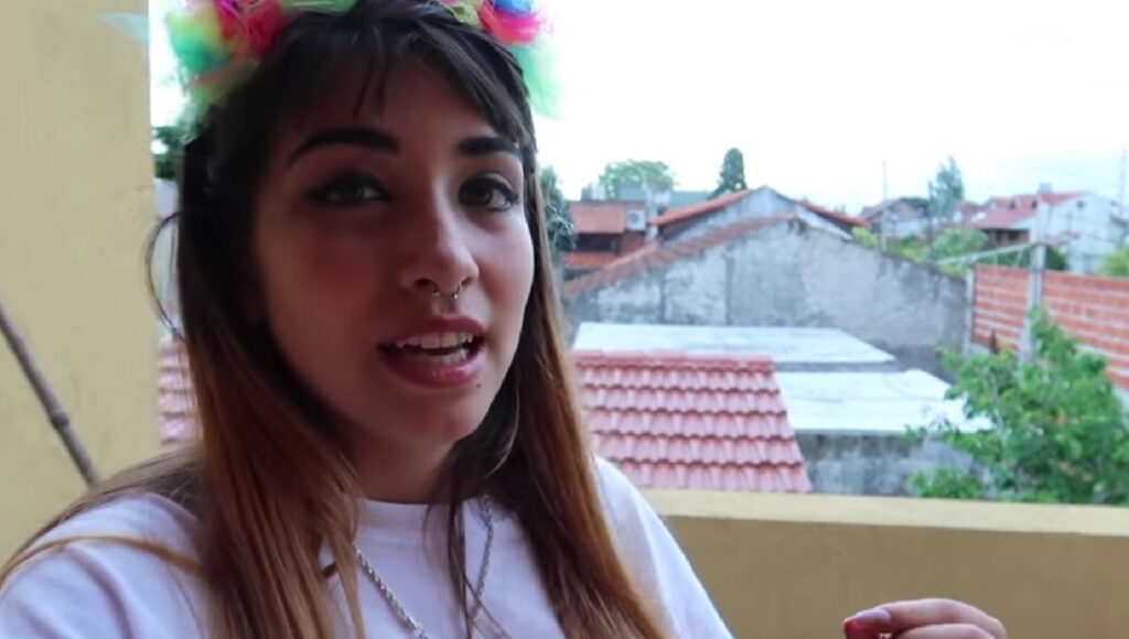 María Becerra y su origen en Quilmes: el video que muestra la casa en la que creció