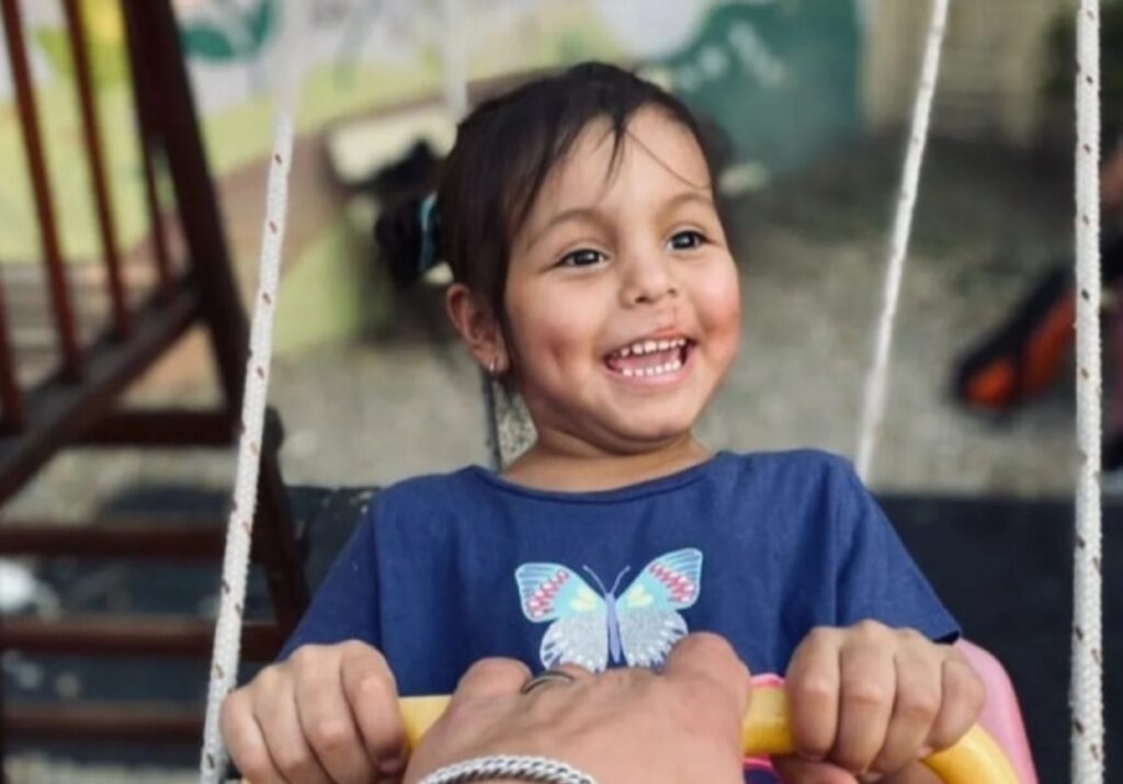 Así sigue la lucha de la nena de Monte Grande que recibió un trasplante de médula de su hermana melliza