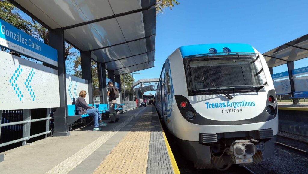 Lanzan un megaproyecto para electrificar el tren Belgrano Sur y modernizar la infraestructura de toda la línea