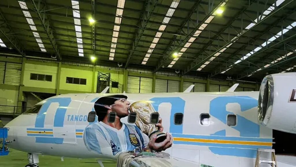 A días de una experiencia única en Morón: así será la presentación del avión en homenaje a Diego Maradona