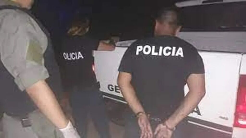 Ezeiza Efectivos Policía Bonaerense Detenidos Golpear Hombre