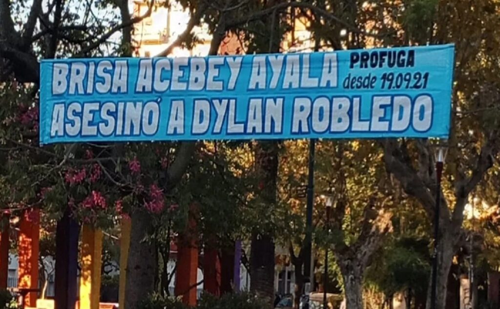 Crimen de Dylan Robledo en Lanús: después de 235 días, se entregó una de las mellizas acusadas