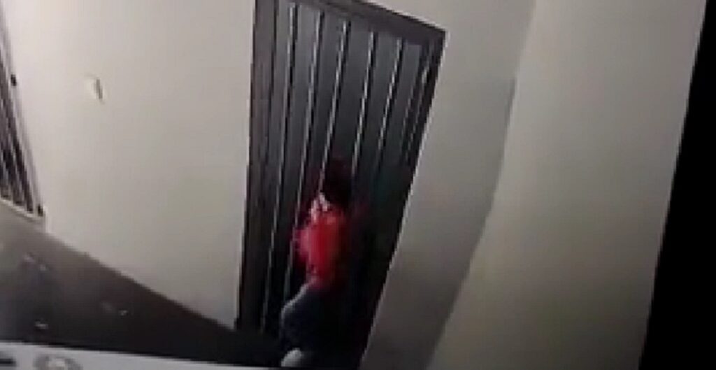 Escándalo en Avellaneda: así se escapó de su celda un preso por homicidio y ahora está prófugo