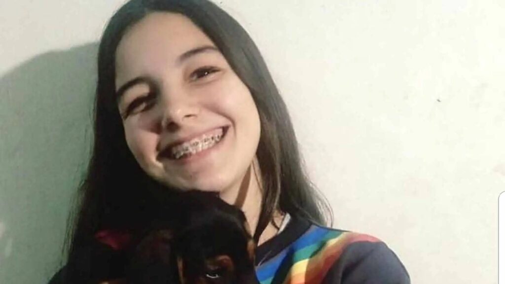 Video: Tini Stoessel y un emotivo gesto con una adolescente de Pilar que padece una grave enfermedad