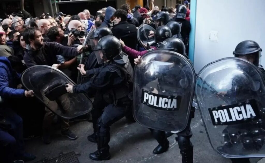 Cristina Kirchner Incidentes Militantes Casa Recoleta