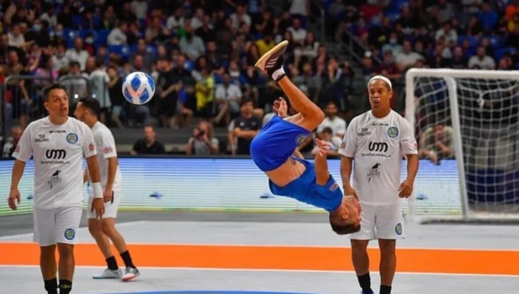 El joven de Almirante Brown al que una lesión alejó del fútbol, llegó a ser campeón mundial de freestyle y sus trucos deslumbraron a Ronaldinho