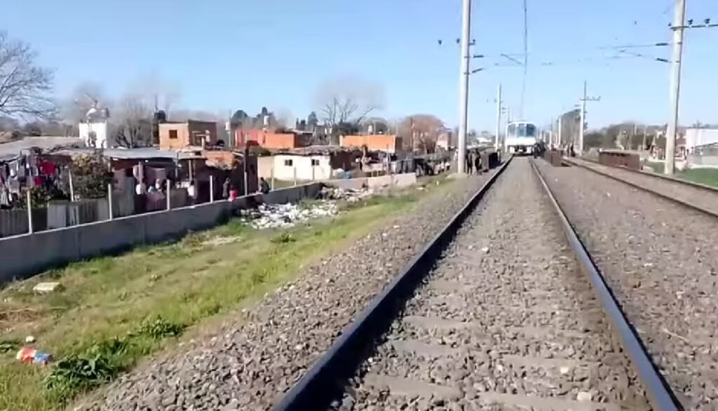 Lunes de paro en el tren Roca: la trágica tarde de locura en Florencio Varela por la que se suspendieron los servicios