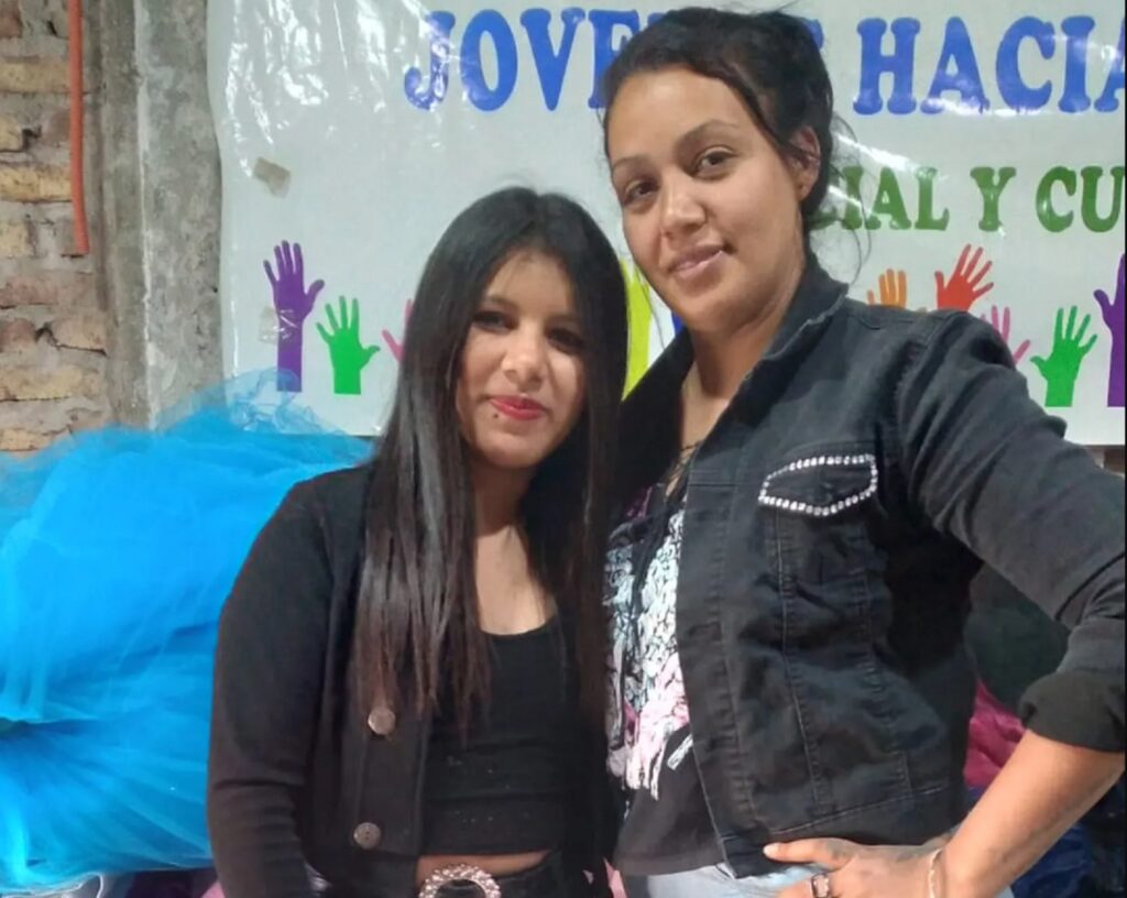 La historia de una vecina solidaria de Lomas de Zamora: no pudo celebrar sus 15 años y ahora le organiza la fiesta a chicas de bajos recursos