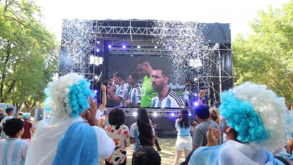 Los Fan Fest del Conurbano: dónde se puede ver en pantalla gigante el partido decisivo entre Argentina y Polonia