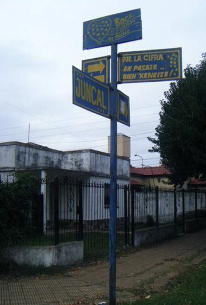La historia detrás de la calle dedicada a los hinchas de Boca que se convirtió en una atracción urbana en Ituzaingó