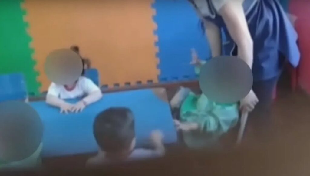 Estremecedor video en Los Polvorines: una mamá filmó el momento en su hijo de 2 años era maltratado en su jardín de infantes