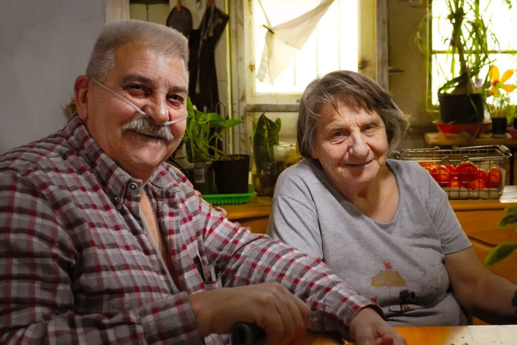 Superación y compromiso: el vecino de El Jagüel al que le dieron tres meses de vida y hoy estudia una carrera universitaria con 69 años