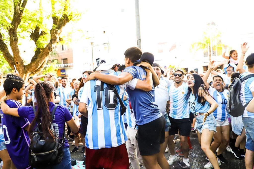 Fiebre mundialista: cuáles son los Fan Fest del Conurbano donde se podrá ver Argentina-Países Bajos en pantalla gigante