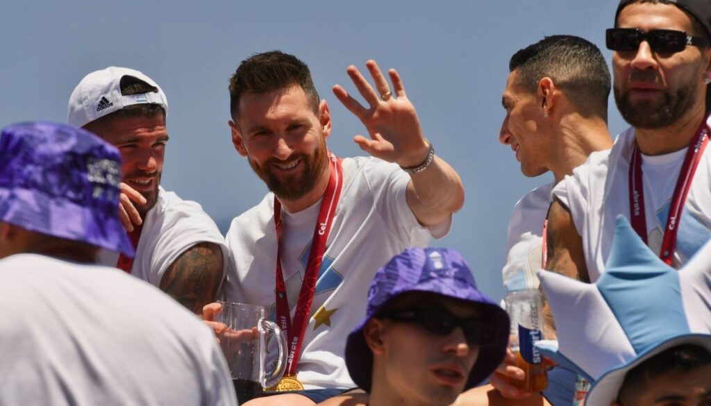 Quién es Hernán Casciari, el escritor que hizo llorar a Messi con un cuento sobre su vida