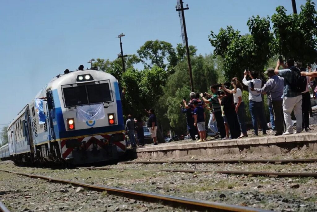 El tren San Martín vuelve a Mendoza: así fue el primer viaje de un ramal que tiene una parada en Pilar
