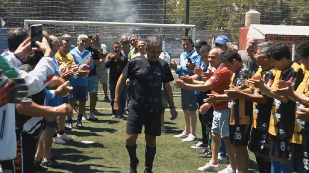 La leyenda del Zurdo Almada, el Messi de los penales en La Matanza que se retiró del fútbol a los 62 años