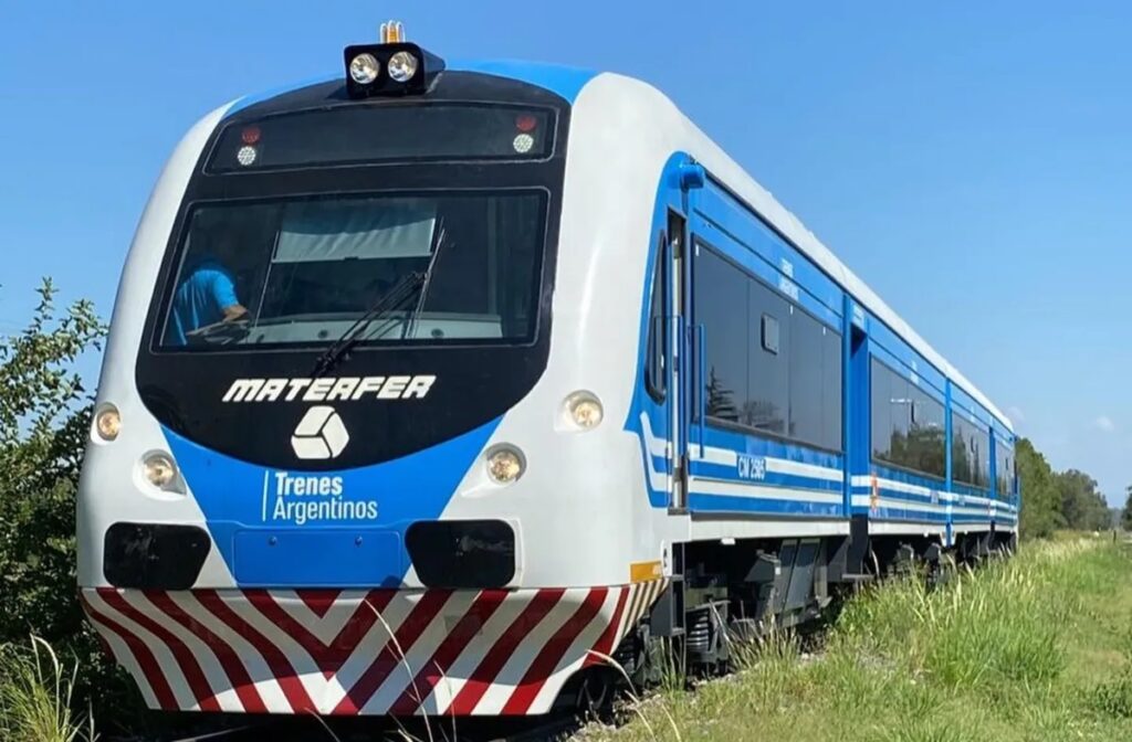 Avanza la puesta en marcha del ramal Haedo - Caseros del tren San Martín: cómo son los coches que se usarán en la traza