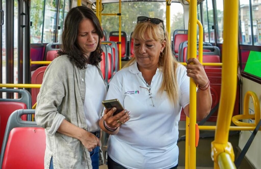 Otro servicio en la línea gratuita de colectivos de Vicente López que manejan mujeres: suman WiFi libre