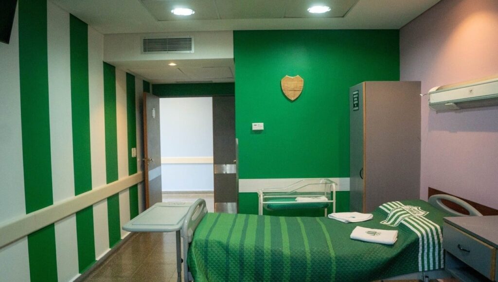 Villero desde la cuna: Laferrere es el primer club en tener su propia sala temática en un hospital materno infantil
