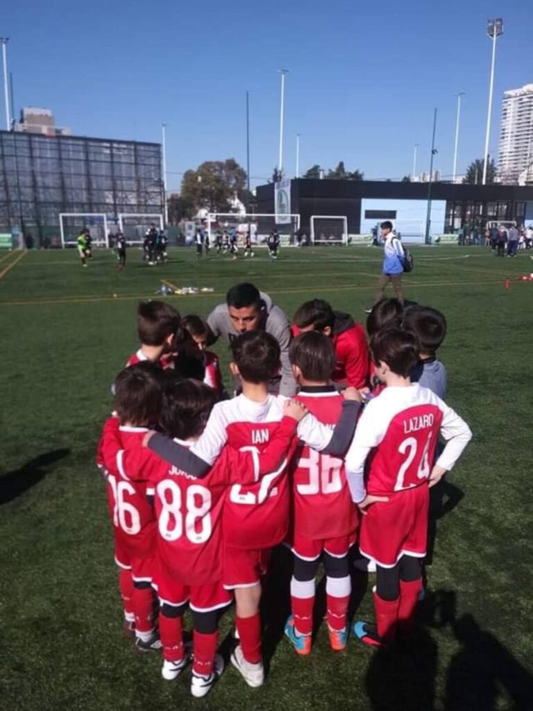 Argentinos Juniors abre una escuelita de fútbol en Canning para hacer crecer su semillero: cómo deben hacer los chicos para anotarse