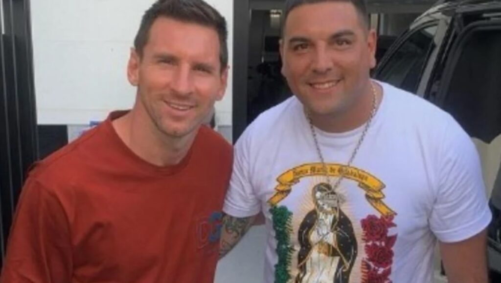 La historia del vecino de Haedo que tiene su propia marca de ropa y llegó a la Selección: Maradona y Messi usaron sus remeras