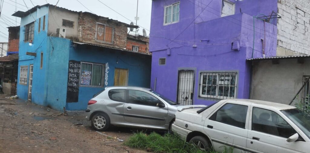 Operativo antinarco en el barrio de la cocaína envenenada: derribaron un búnker de venta de drogas en Puerta 8