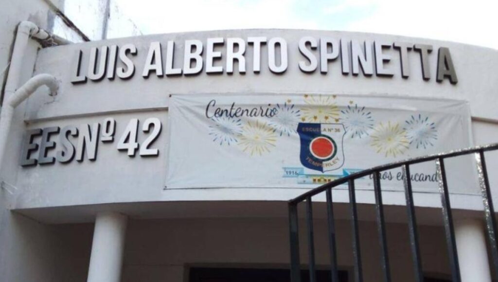 Escuela Luis Alberto Spinetta: la historia del colegio secundario de Temperley que le rinde homenaje al ícono del rock nacional