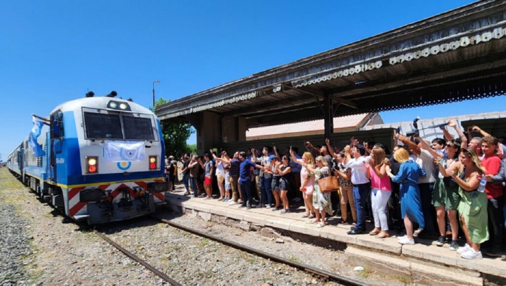 Tren a Mendoza: cuáles son las frecuencias y en qué ciudades se detiene el servicio que pasa por Pilar