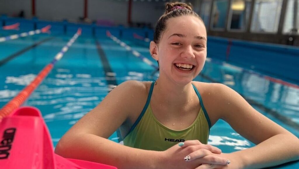 Quién es la nadadora de Ituzaingó que buscará romper un récord: ser la más joven en cruzar en el Río de la Plata