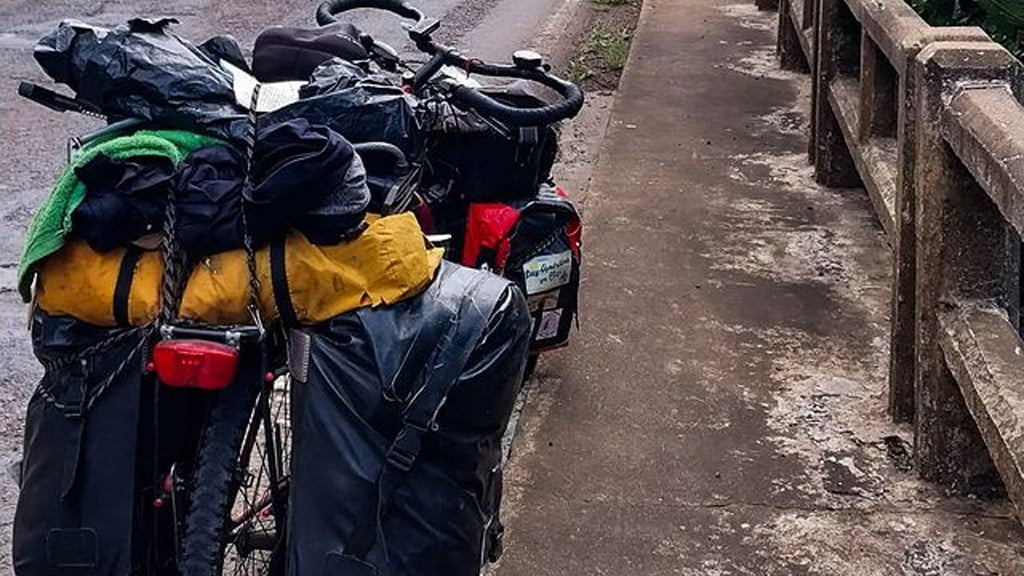 Cómo es la vida de un joven de Quilmes que recorre América hace 270 días en su bicicleta: "La soledad puede ser abrumadora"