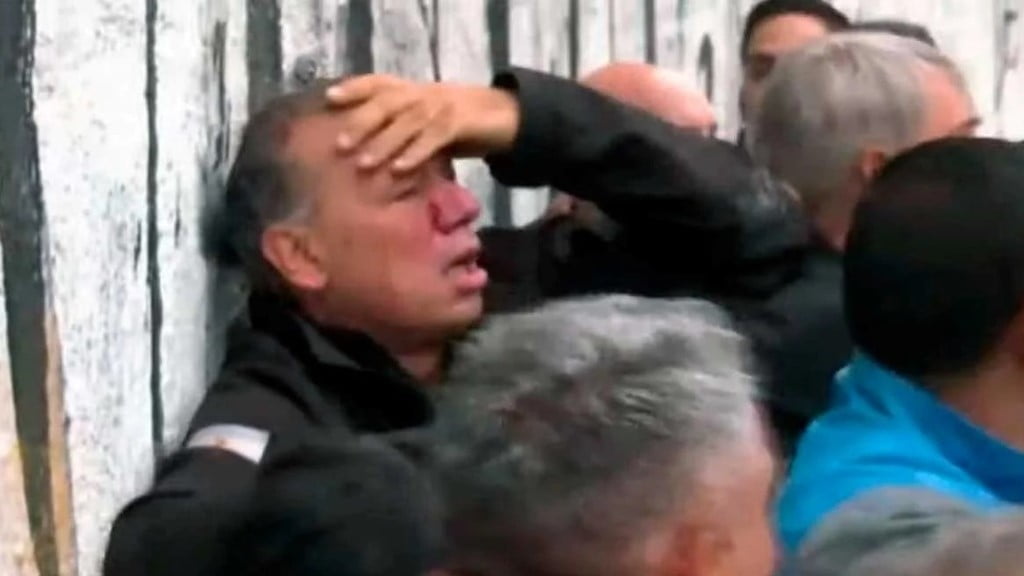 Paro de colectivos: brutal agresión a Sergio Berni en una protesta de choferes en La Matanza