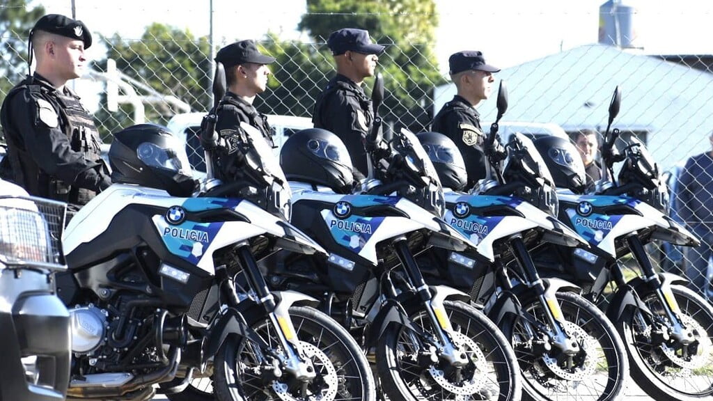 Almirante Brown refuerza su seguridad: se incorporaron 300 nuevos policías, camionetas y motos
