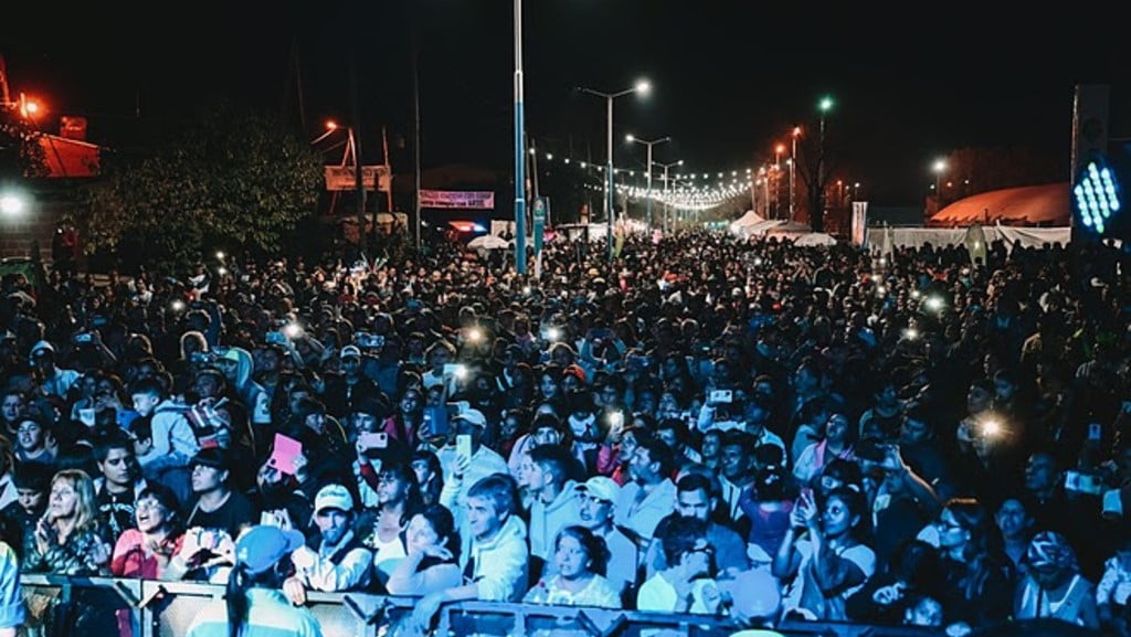 Acto de inauguración del microestadio en Maquinista Savio, Escobar.