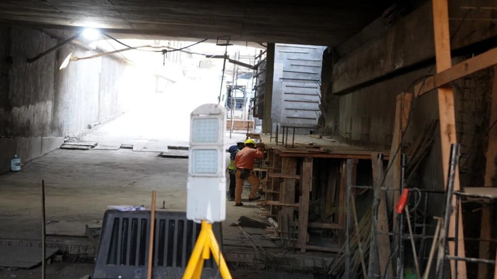 El túnel de la calle Loria, en Lomas de Zamora, ya entró en su etapa final de obra.
